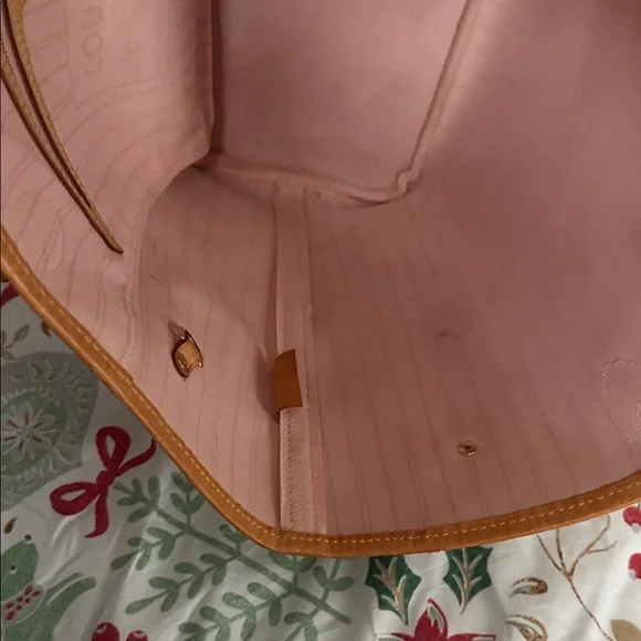 Louis Vuitton Damier Azur Tote - Cream and Tan - Picture 6 of 10